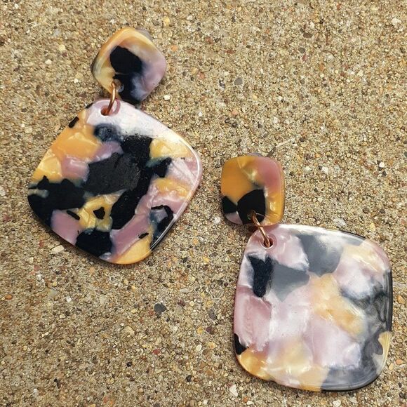 Pink and Gold BaubleBar Marble Acrylic Dangle Earrings - Picture 5 of 5